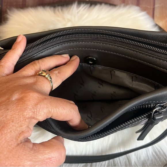 Simply Vera Vera Wang Crossbody Bag Black Floral Print Faux Leather Purse - Picture 8 of 11